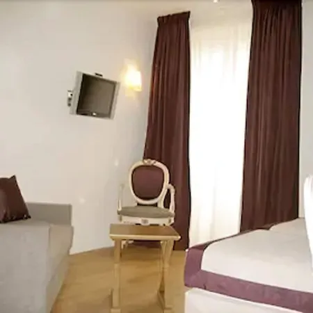 Windsor Opera 4*