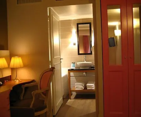 ホテル ウィンザー オペラ パリ