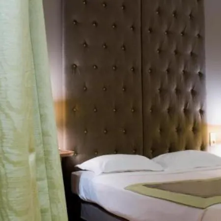 Windsor Opera 4*
